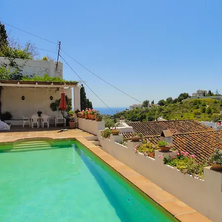 Half Moon House Villa *