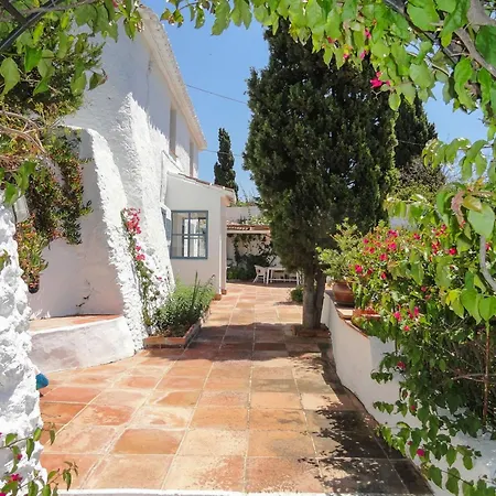 Half Moon House Villa